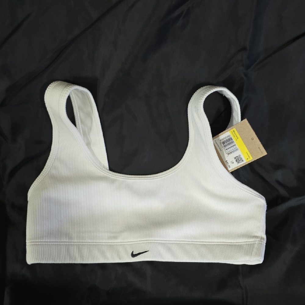 Nike Women's Ribbed White Sports Bra